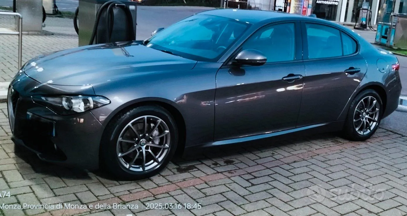 Alfa Romeo Giulia 2016 photo 2