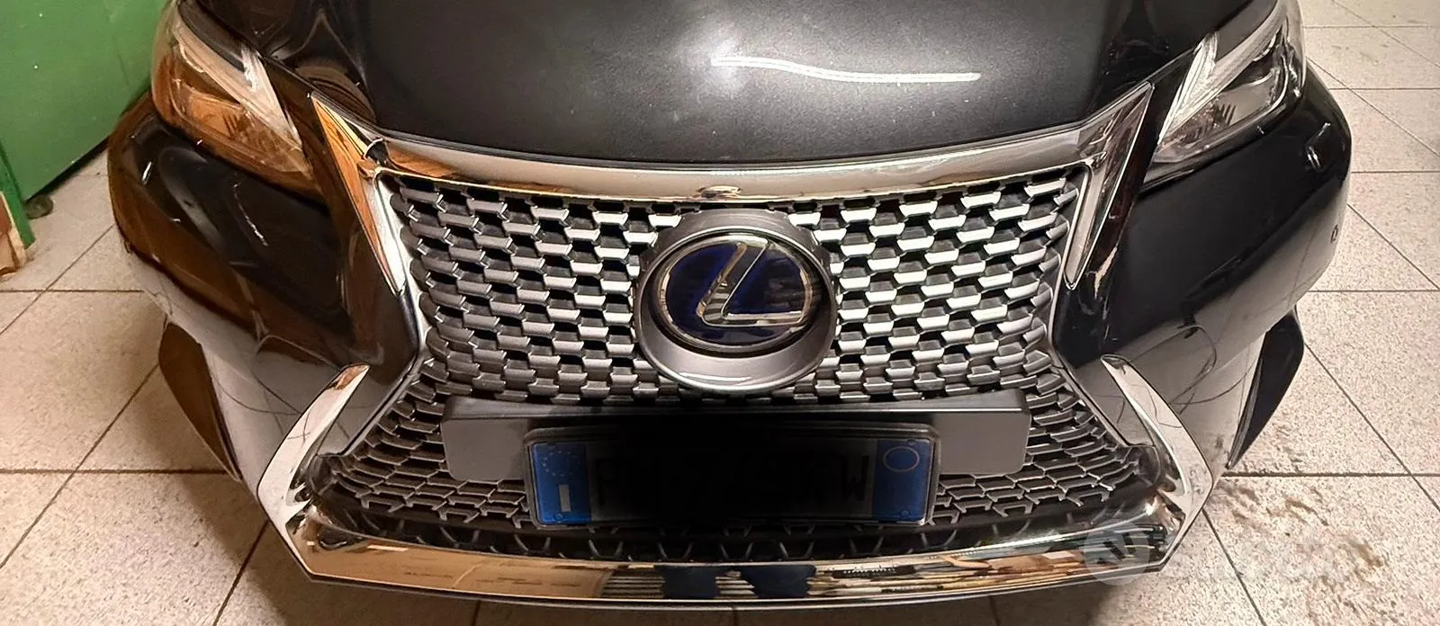 Lexus Ct200H 2018 photo 2