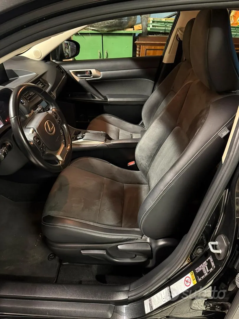 Lexus Ct200H 2018 photo 4