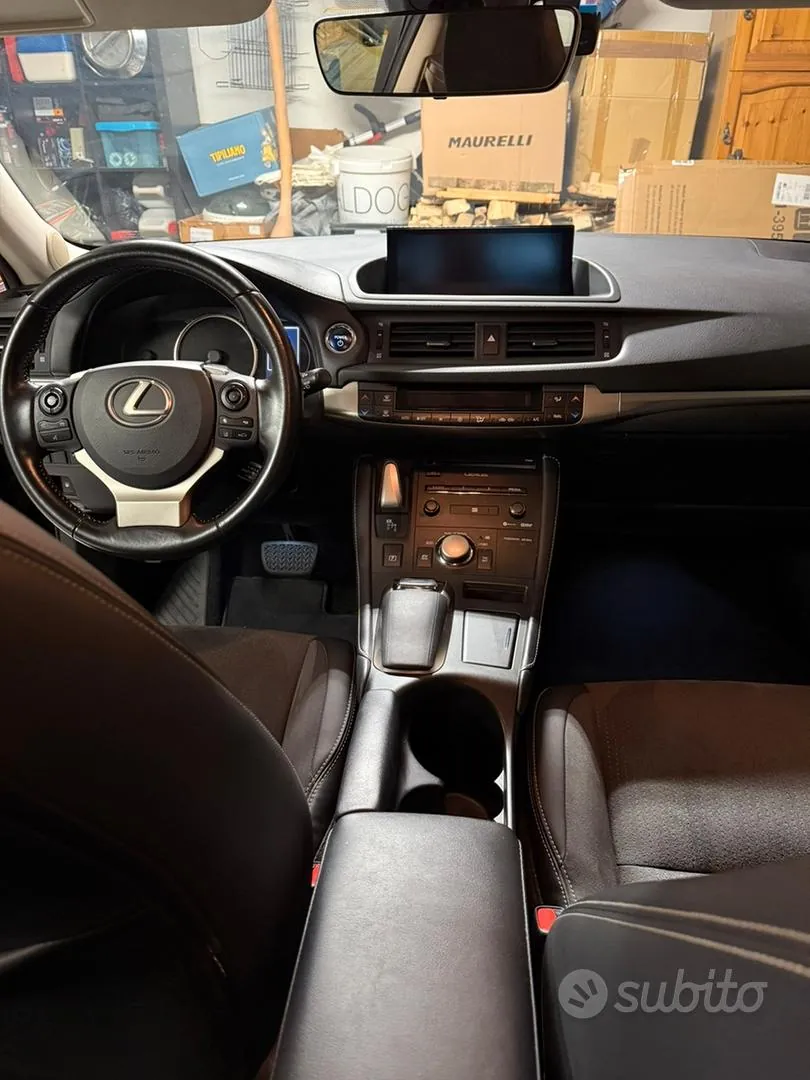 Lexus Ct200H 2018 photo 5