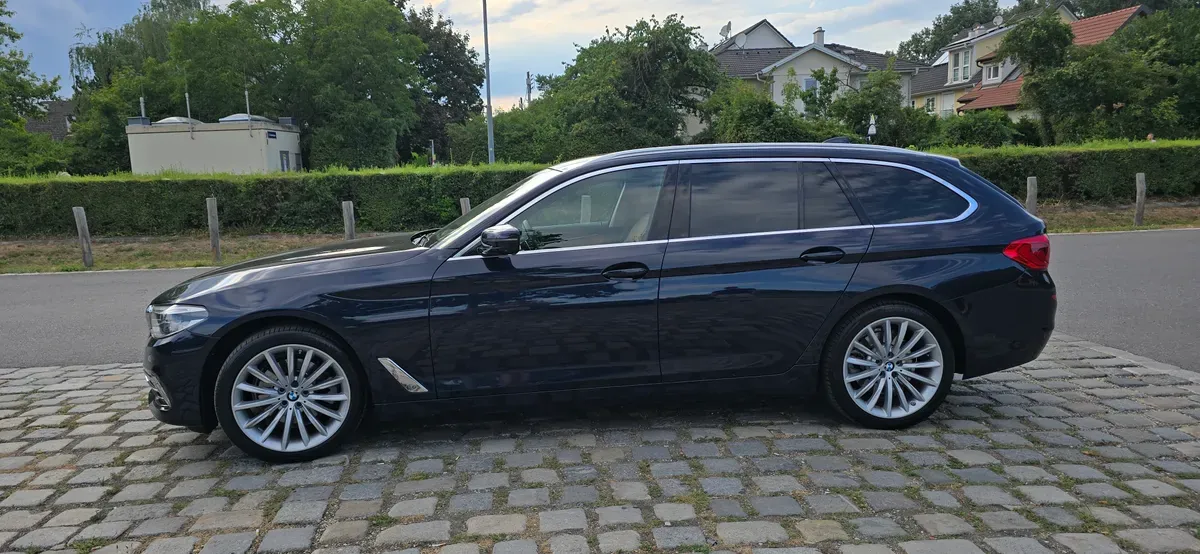 BMW 5 Series 2020 photo 2