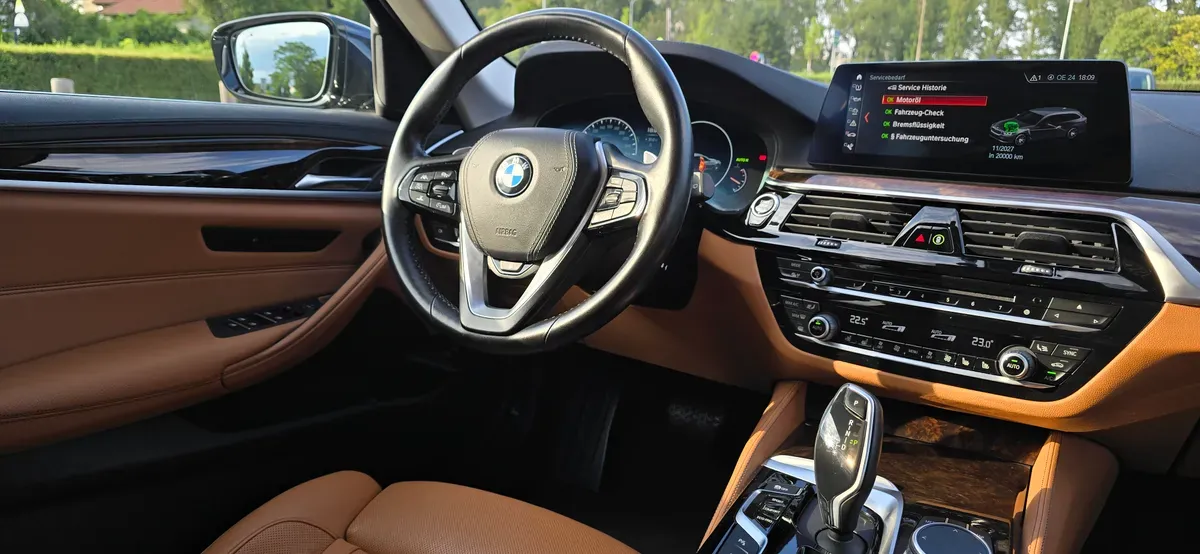 BMW 5 Series 2020 photo 3