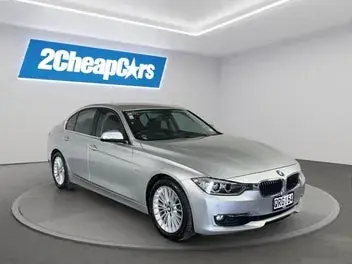 BMW 320I 2012 photo 4