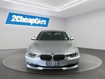 BMW 320I 2012 photo 3