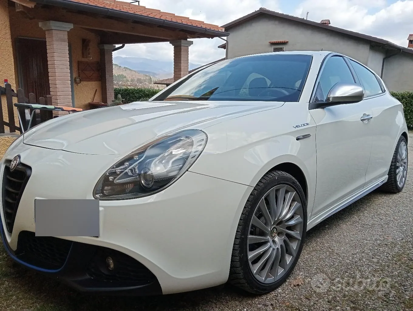 Alfa Romeo Giulietta 2011 photo 2