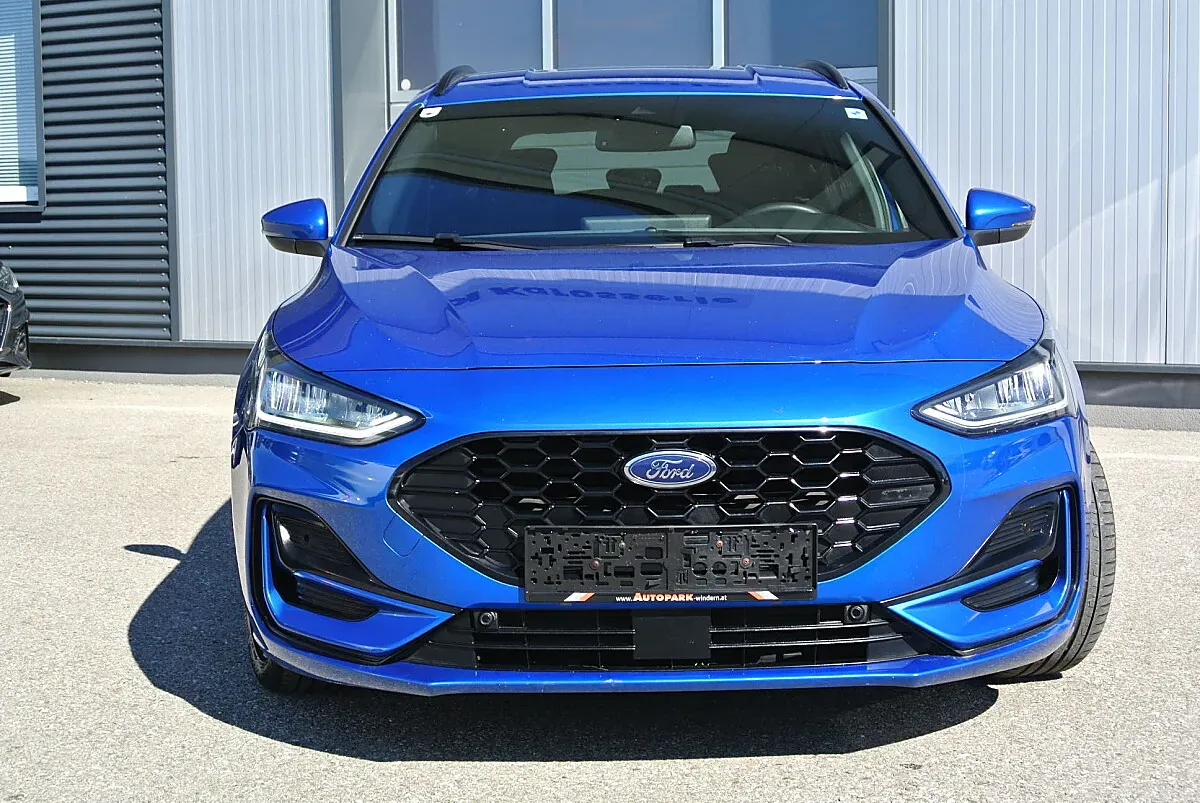 Ford Focus 2023 photo 3