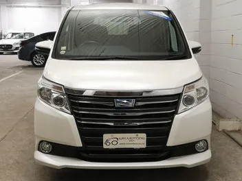 Toyota Noah 2015 photo 5