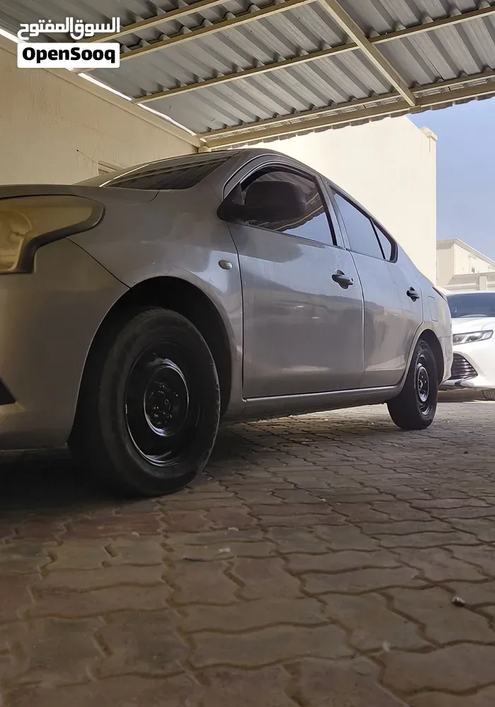 Nissan Sunny 2015 photo 2