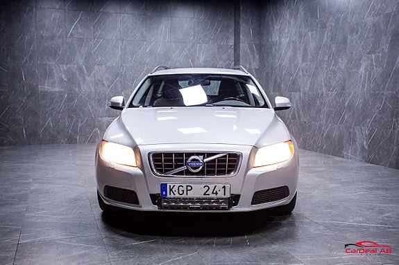 Volvo V70 2010 photo 3