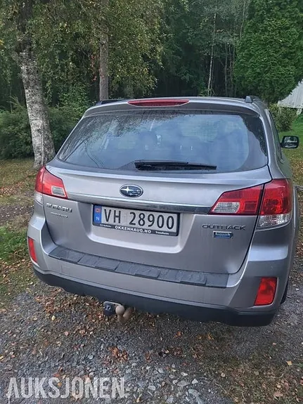 Subaru Outback 2011 photo 5