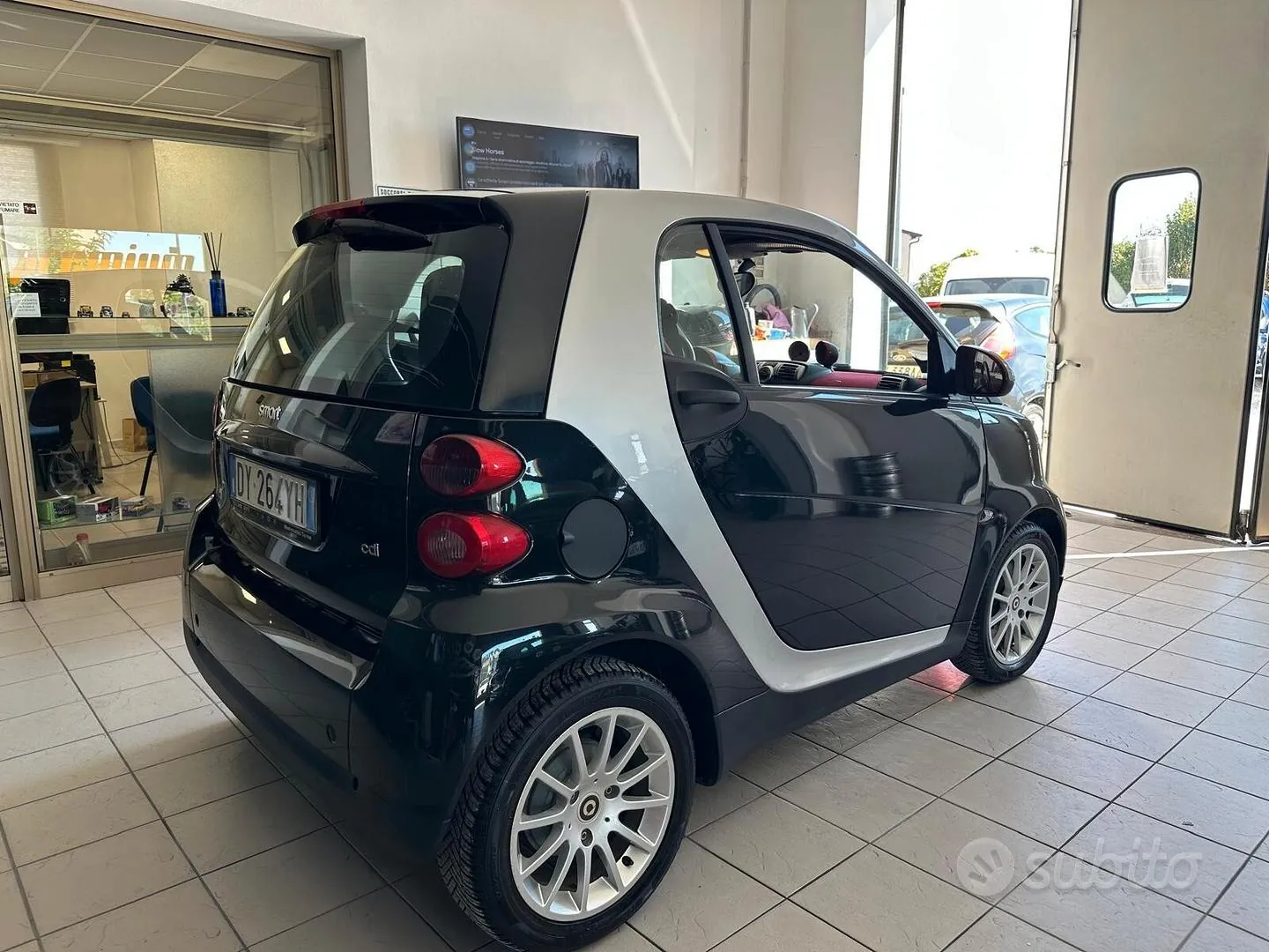 Smart Fortwo 2010 photo 2