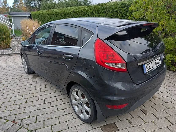 Ford Fiesta 2010 photo 3