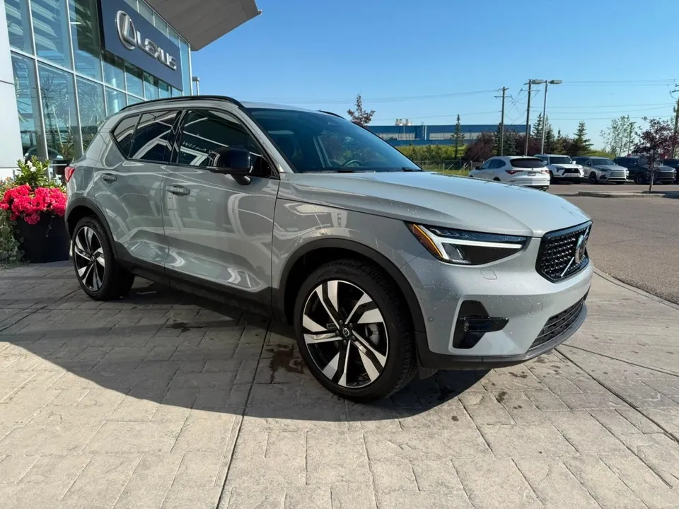 Volvo Xc40 2025 photo 4