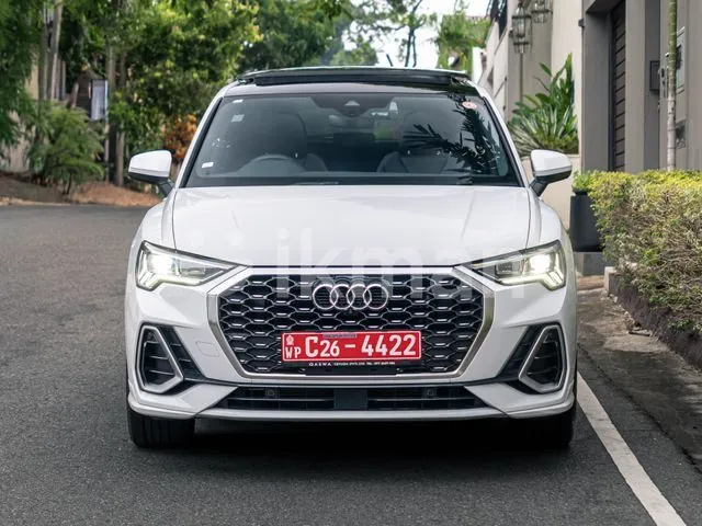 Audi Q3 2023 photo 2