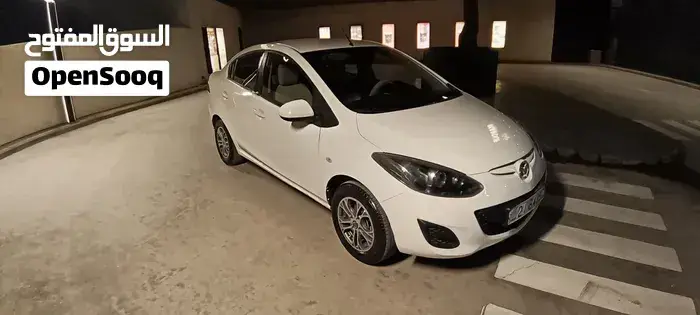 Mazda 2 2012 photo 5