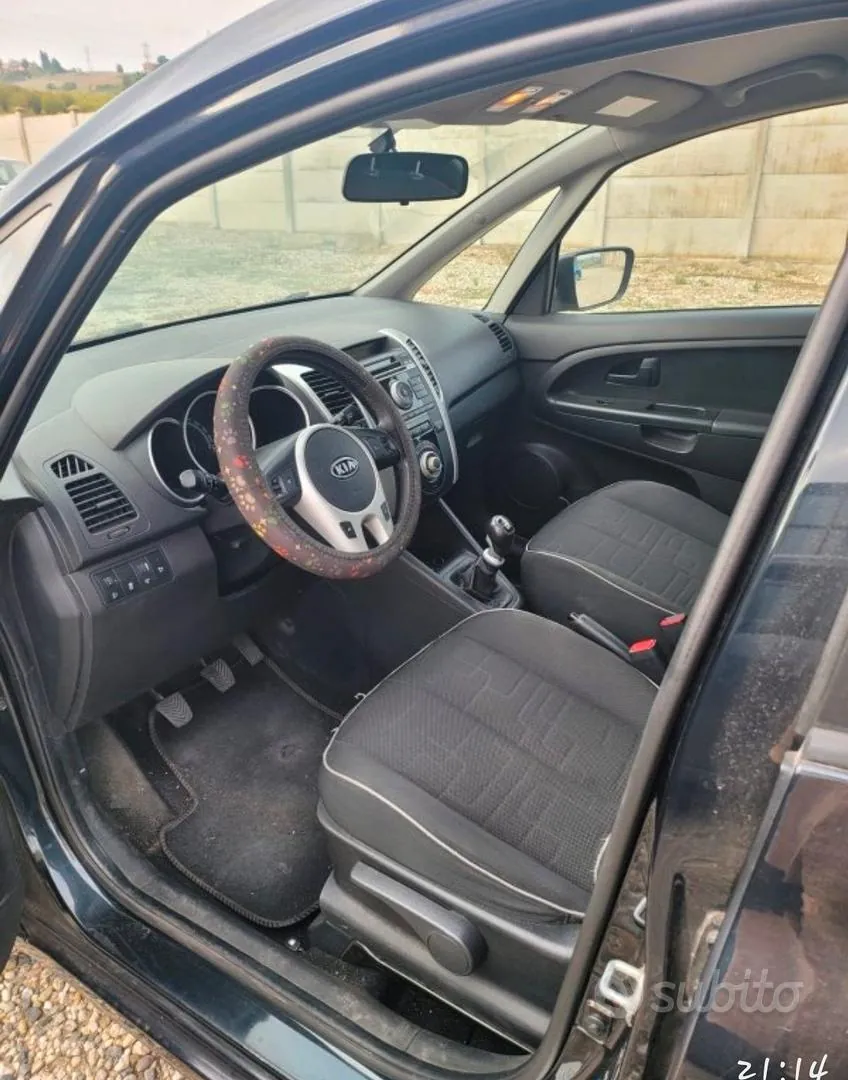 Kia Venga 2012 photo 5
