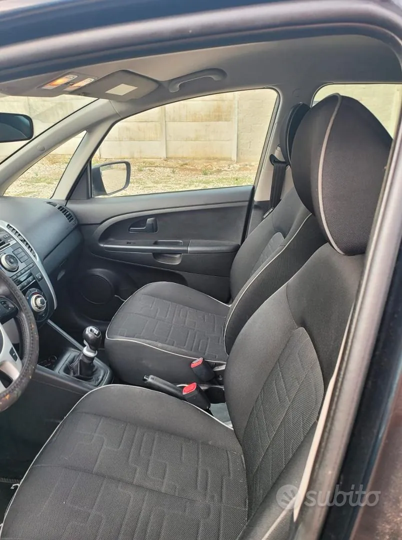 Kia Venga 2012 photo 4