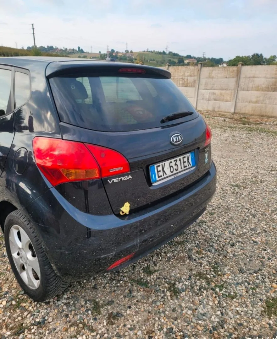 Kia Venga 2012 photo 2
