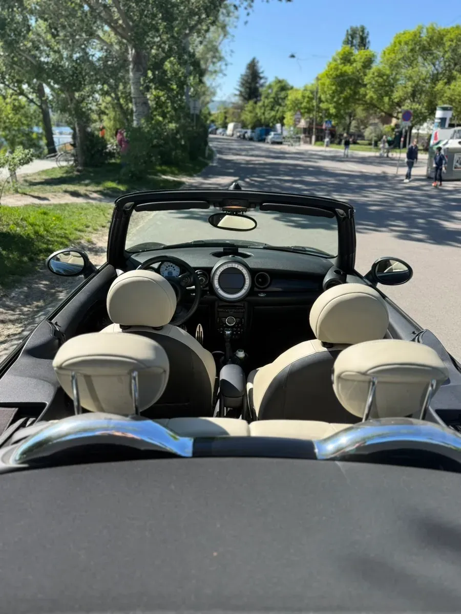 Mini Cabrio 2012 photo 3