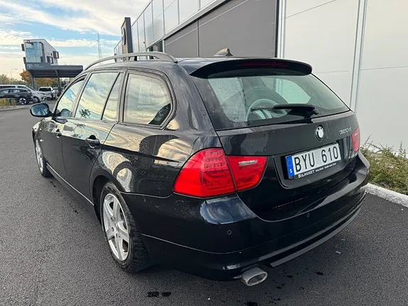 BMW 320D 2009 photo 2