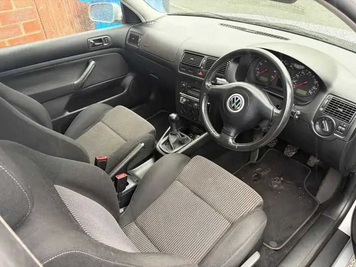 Volkswagen Golf 2000 photo 3