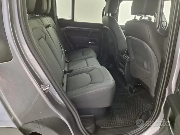 Land Rover Defender 2023 photo 5