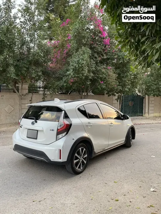Toyota Prius C 2018 photo 3