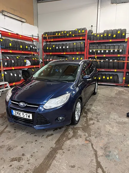 Ford Focus 2012 photo 2