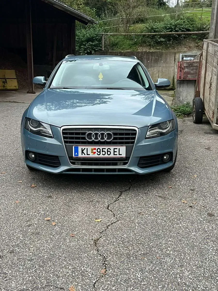 Audi A4 2010 photo 2
