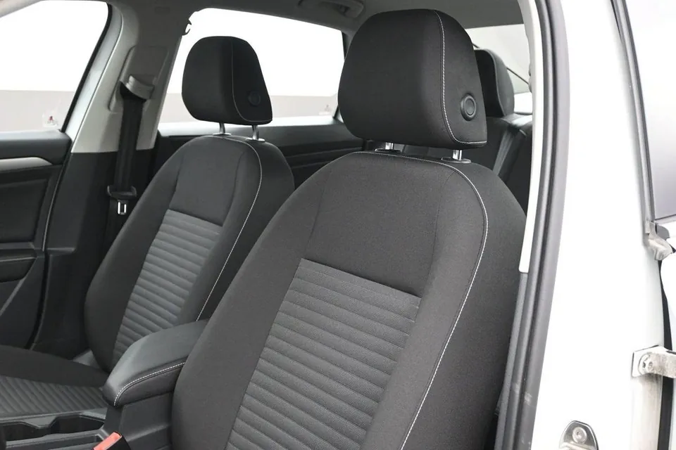Volkswagen Jetta 2023 photo 4