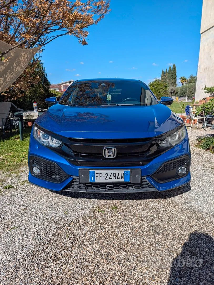 Honda Civic 2018 photo 2
