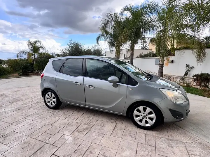 Opel Meriva 2011 photo 2