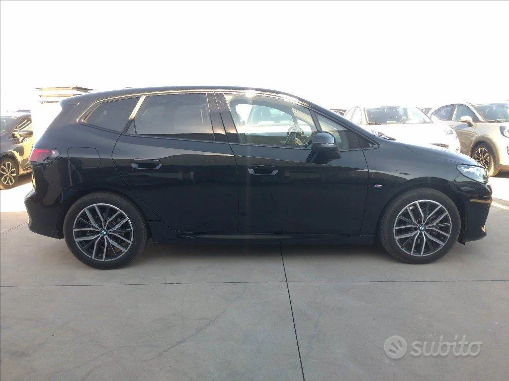 BMW 220I Active Tourer 2023 photo 4