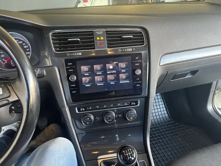 Volkswagen Golf Variant 2020 photo 2