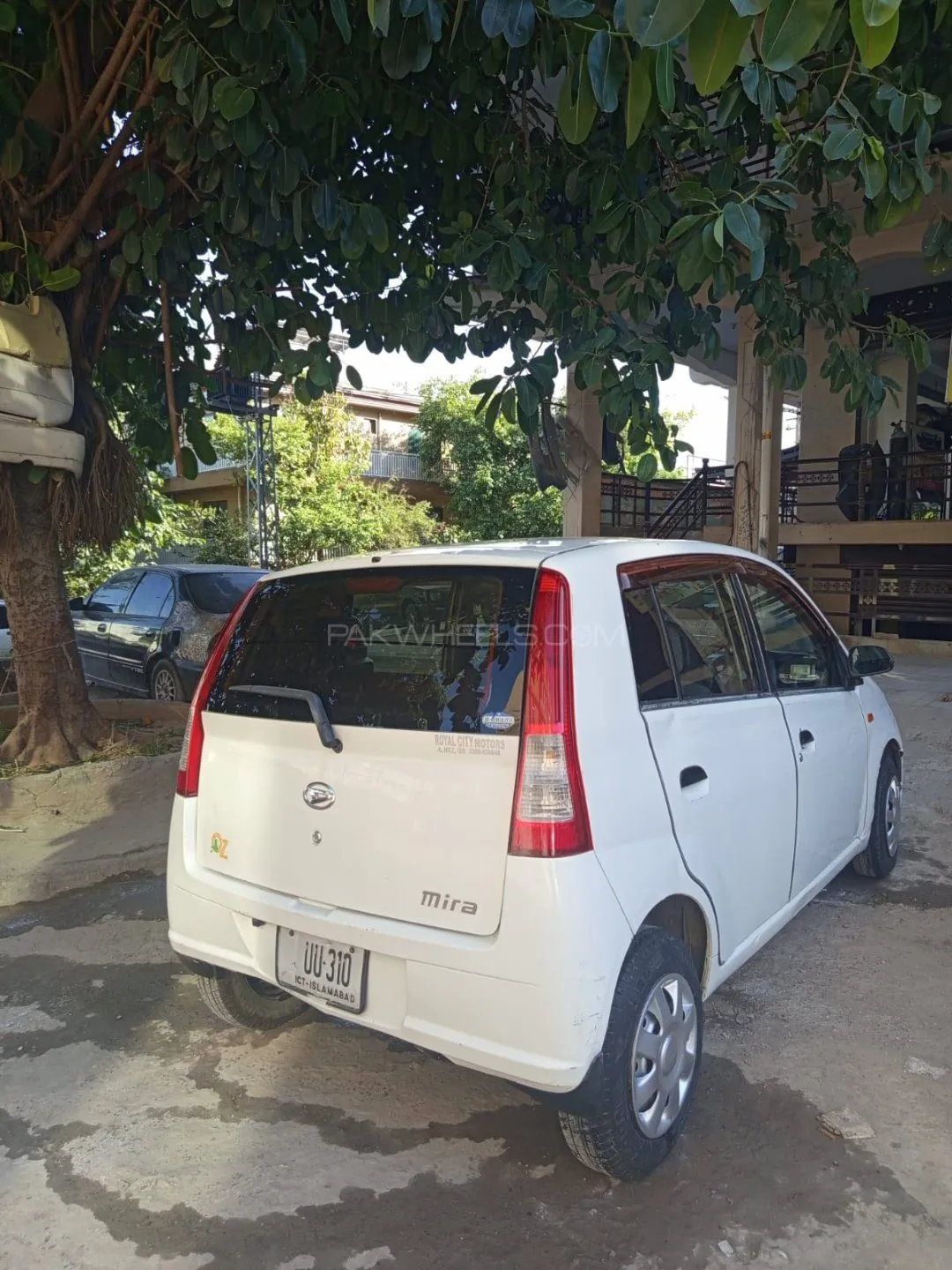 Daihatsu Mira Gino