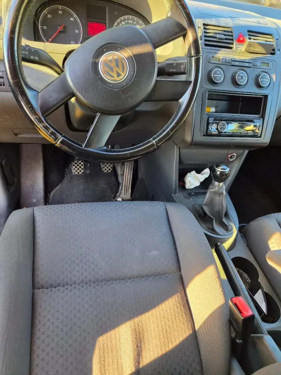 Volkswagen Touran 2006 photo 3