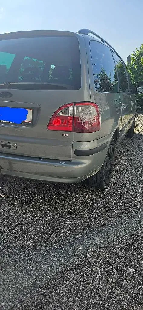 Ford Galaxy 2002 photo 3