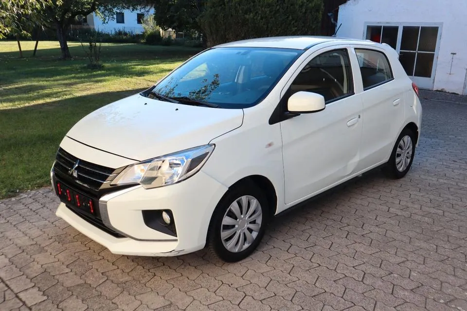 Mitsubishi Space Star Select