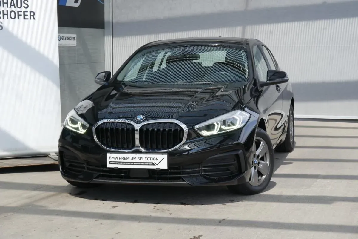 BMW 1 Series 2022 photo 2