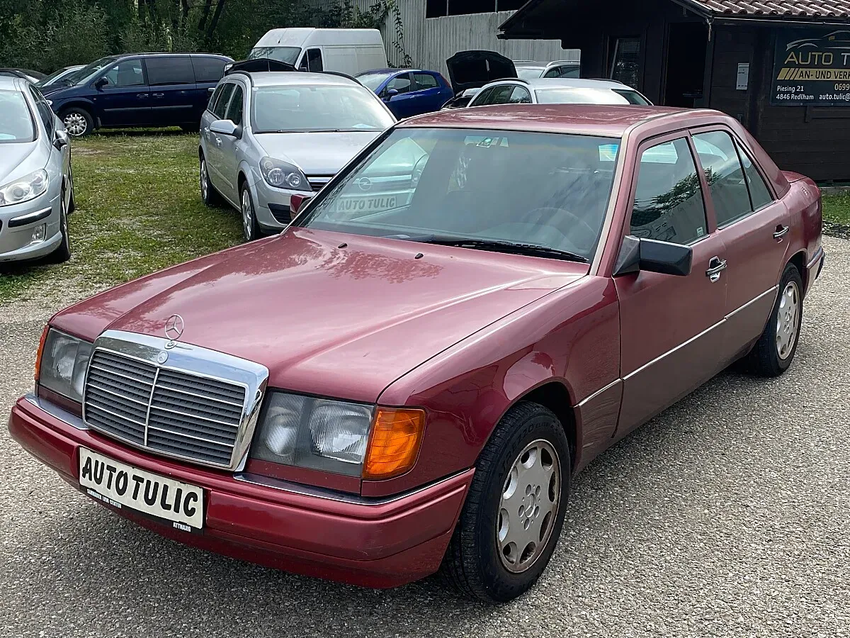 Mercedes-Benz W124 1993 photo 2