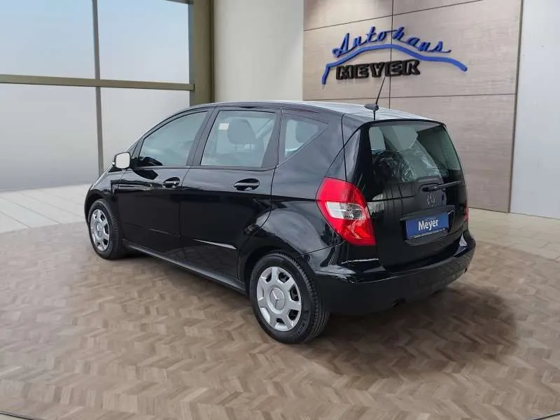 Mercedes-Benz A 180 2011 photo 3