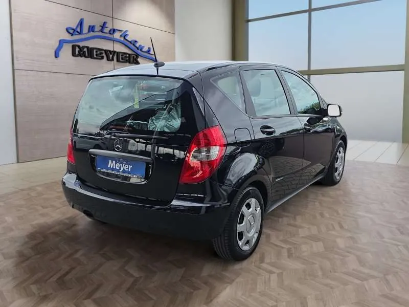 Mercedes-Benz A 180 2011 photo 5