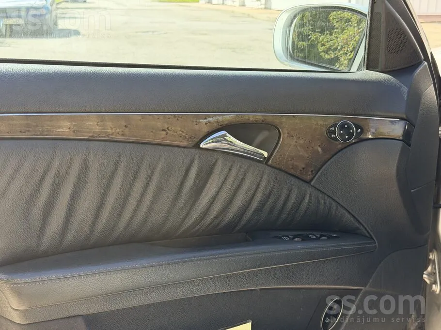 Mercedes-Benz E-Class 2002 photo 5