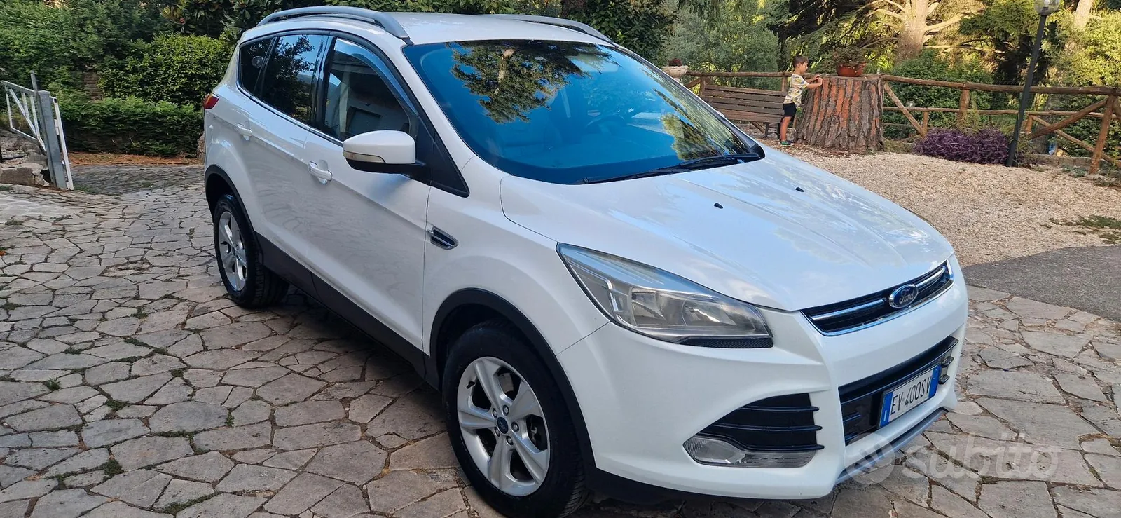 Ford Kuga 2014 photo 2