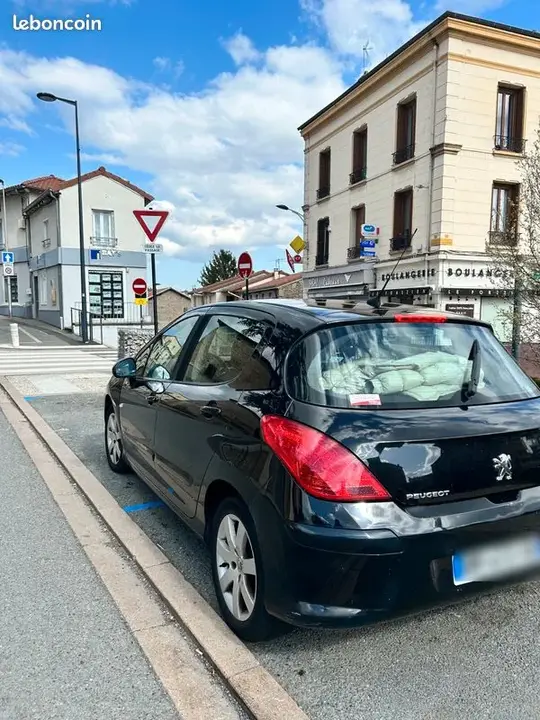 Peugeot 308 2011 photo 2