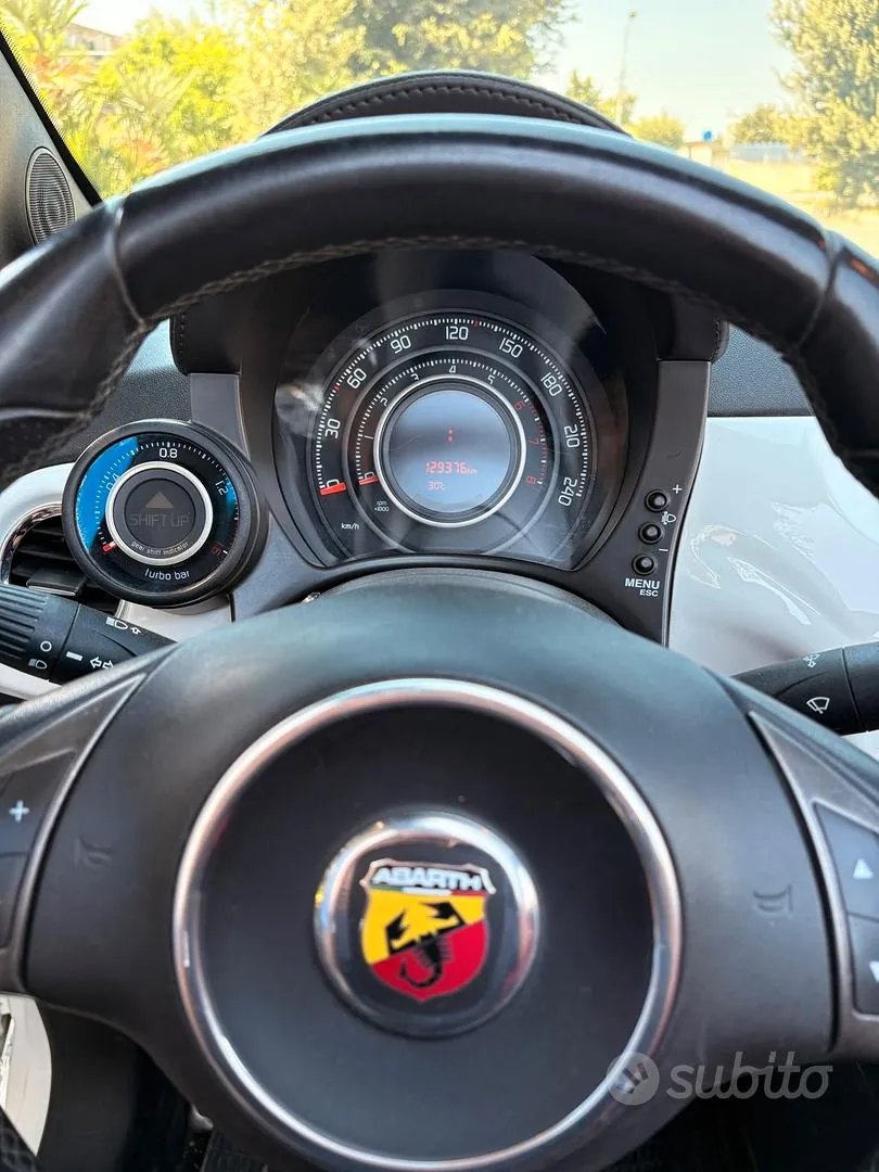 Fiat 500 Abarth 2011 photo 2