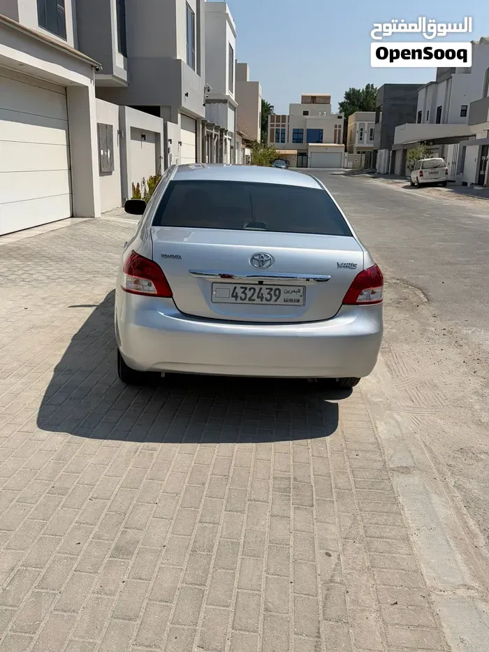 Toyota Yaris 2013 photo 3