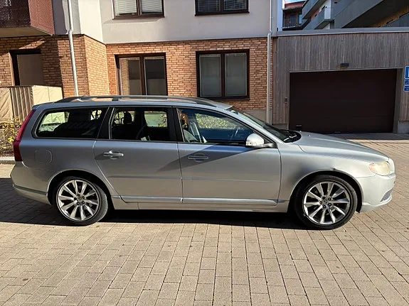 Volvo V70 2011 photo 4