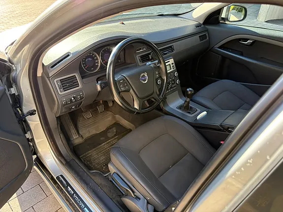 Volvo V70 2011 photo 5