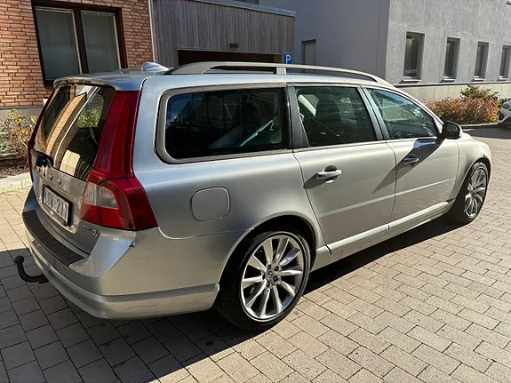 Volvo V70 2011 photo 3